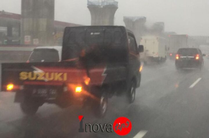 tips menggunakan lampu hazard
