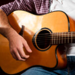 gitar akustik