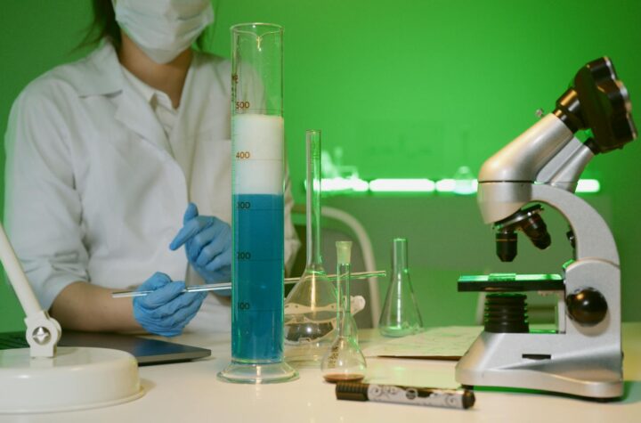 Distributor alat laboratorium
