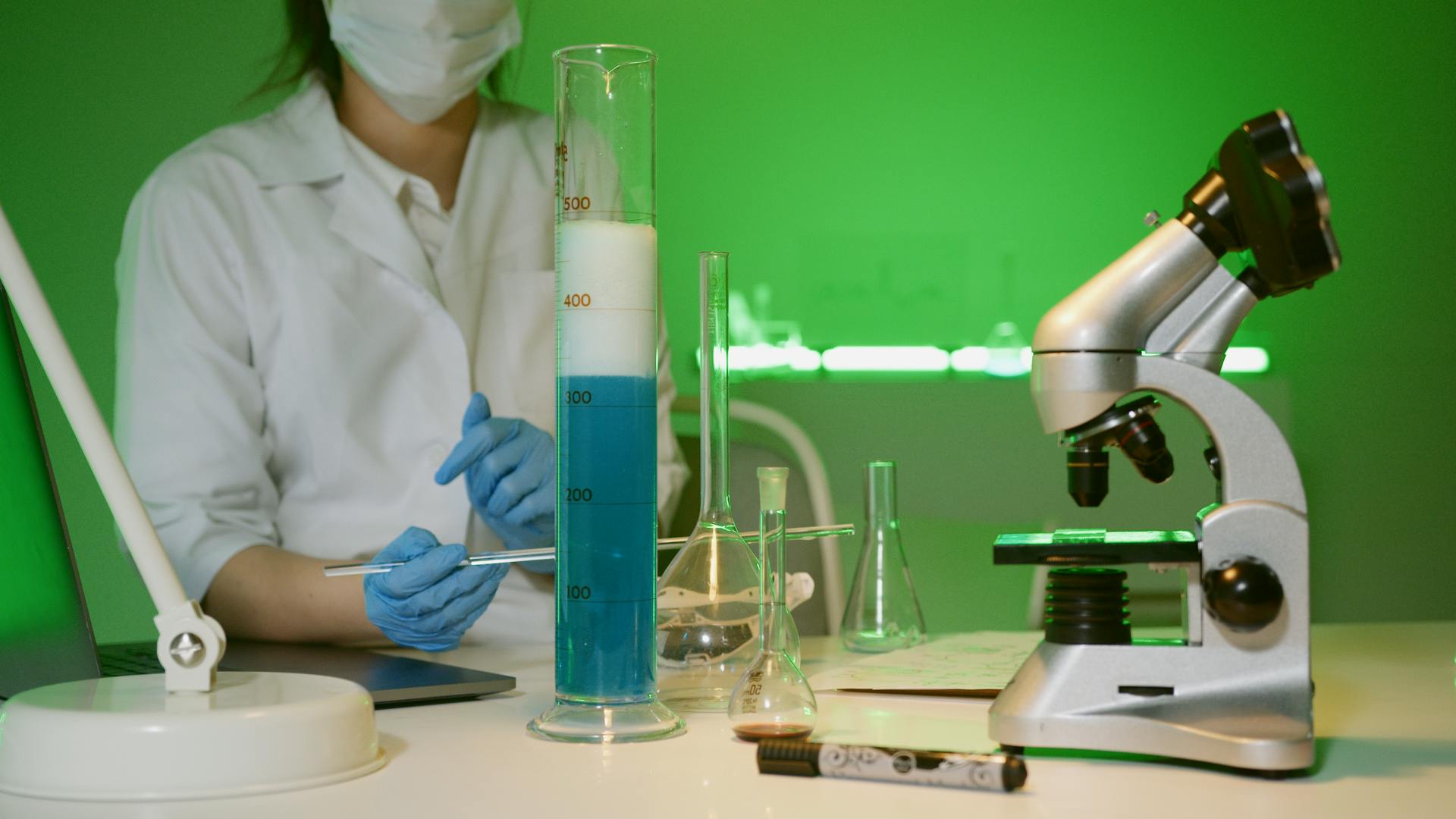 Distributor alat laboratorium